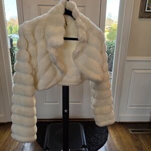 Cropped Faux Fur Jacket - Cream Puffy, Vintage.